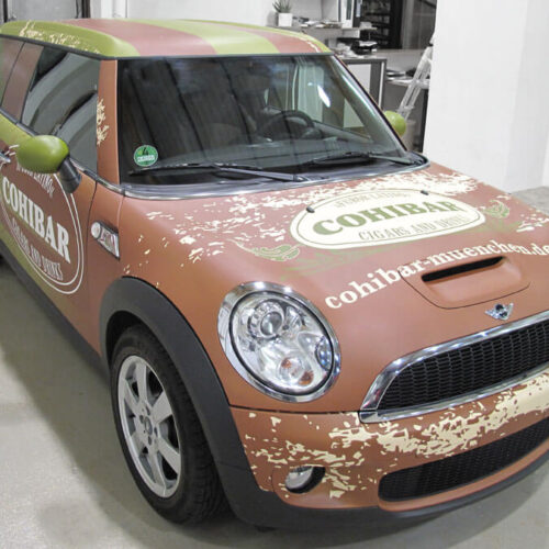 Folierter MINI Clubman mit Digitaldruck, mattes Finish, mit Window-Graphics