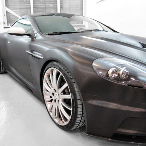 Aston Martin DBS, Vollfolierung mit Carbon-Strukturfolie
