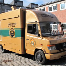 CurryO City Oriental Street Food Truck, voll folienbeschichtet