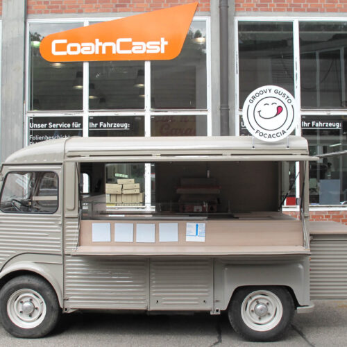 Neue Lackierung für Oldtimer-Citroën-Foodtruck