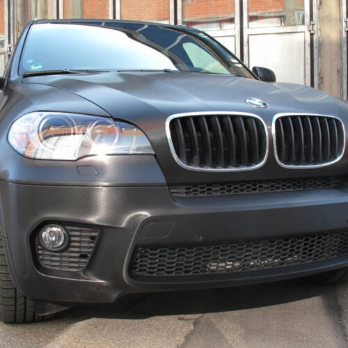 BMW X5 - Komplettfolierung in schwarz metallic gebürstet