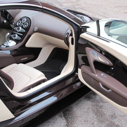 Bugatti Veyron, teilfoliert