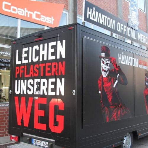 Lackierung und Beschriftung auf Merchandise Truck