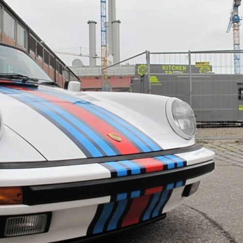 Porsche mit Streifen