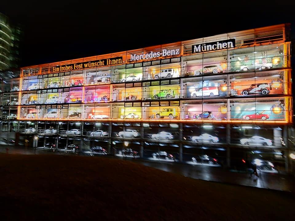 Mercedes-Benz Adventskalender am Standort Arnulfstraße