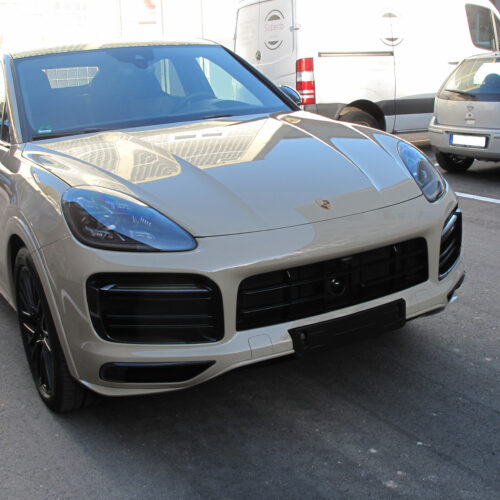 Porsche Cayenne GTS Coupé mit Vollfolierung in Sandstorm