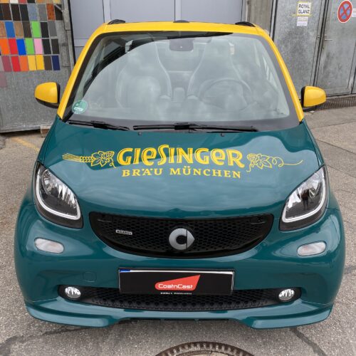 Ein smart von Giesinger Bräu mit Komplettfolierung - Front