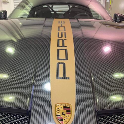 Porsche GT3 mit Carbonfolierung und Bronzedecals