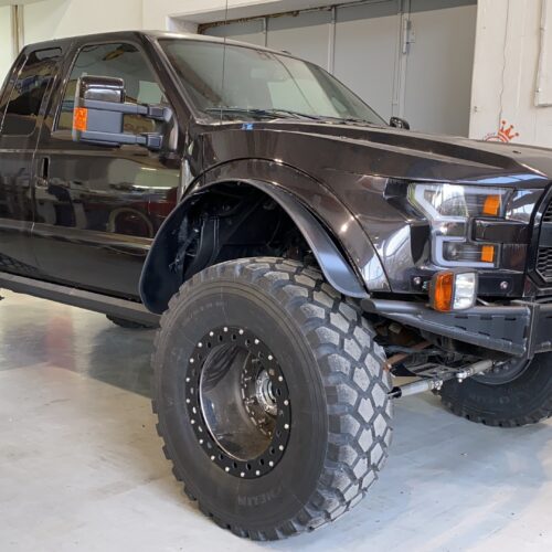Ford Raptor mit Steinschlagschutzfolierung
