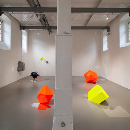 Carolina Kreusch: Installation „Mikrolose Verräumlichungen“. Foto © Tim Krieger