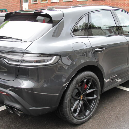 Getönte Scheiben für einen Porsche Macan