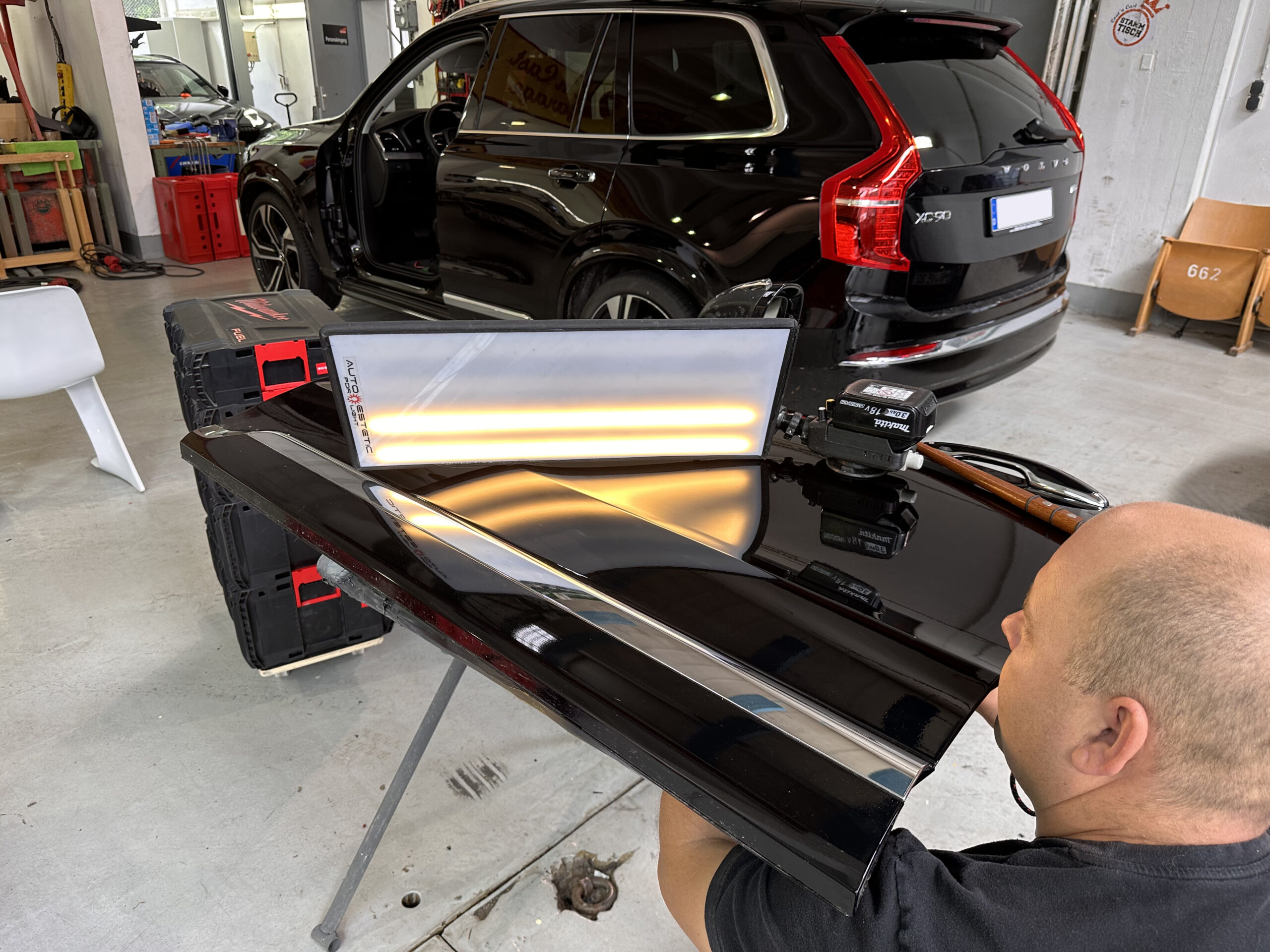 Smart Repair an einem Volvo XC90