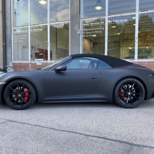 Komplettfolierung eines Porsche 991 GTS Cabrio in schwarz/matt