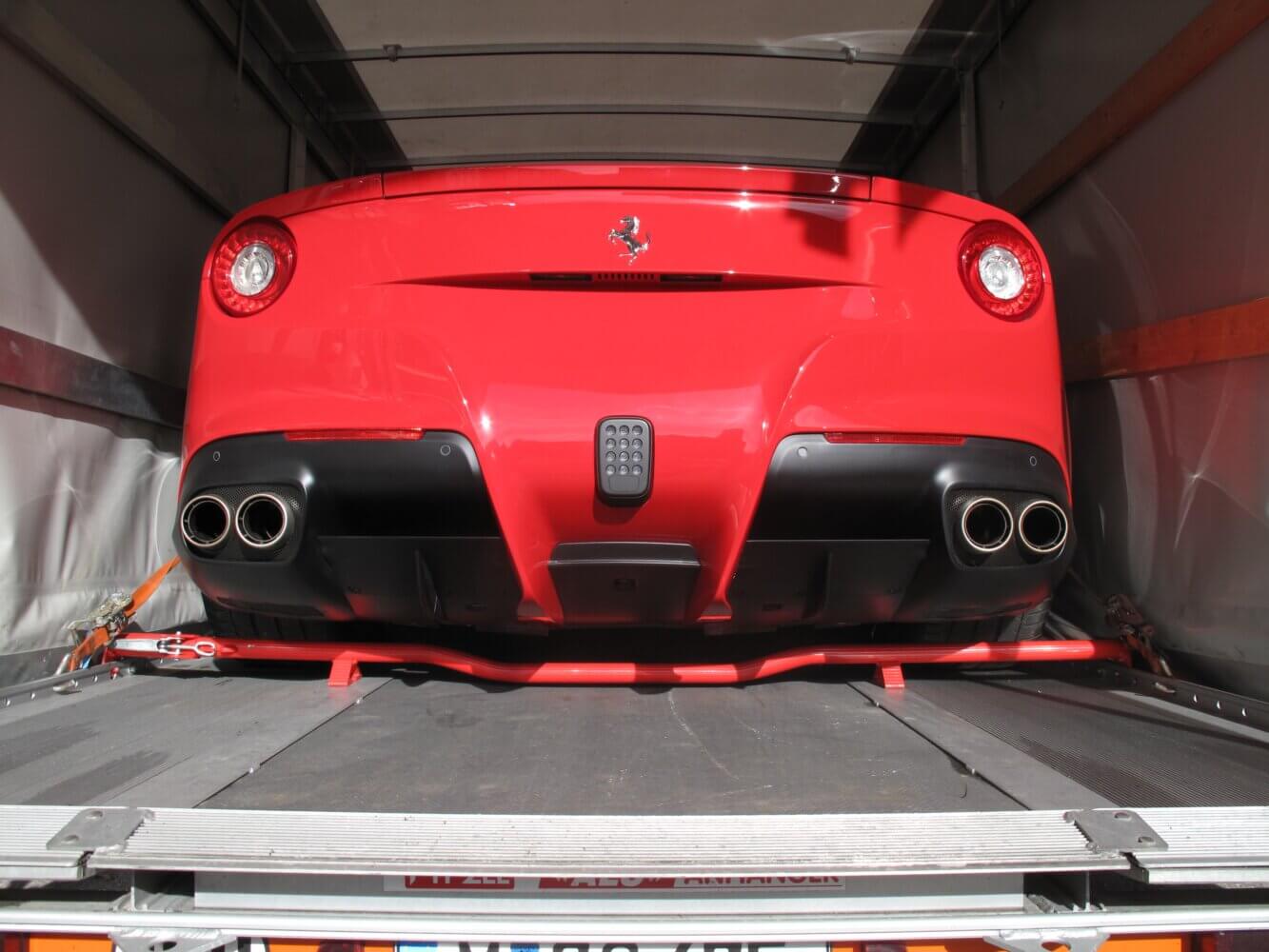 Sicherer Transport von Premiumfahrzeugen