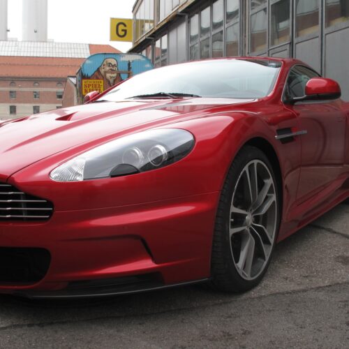 Aston Martin DBS, Komplettfolierung in candy red