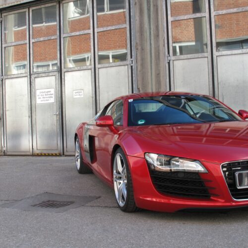 Audi R8 in cherry red foliert