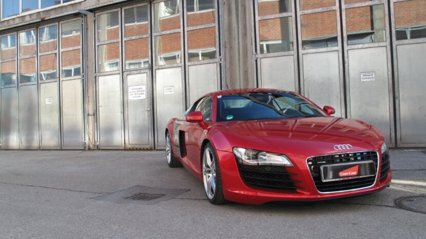 Audi R8 in cherry red foliert