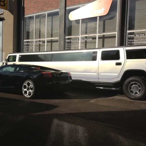 Hummer H2 und Lamborghini Gallardo Hier kommt der Perlmutt-Effekt beim Hummer voll zur Geltung.