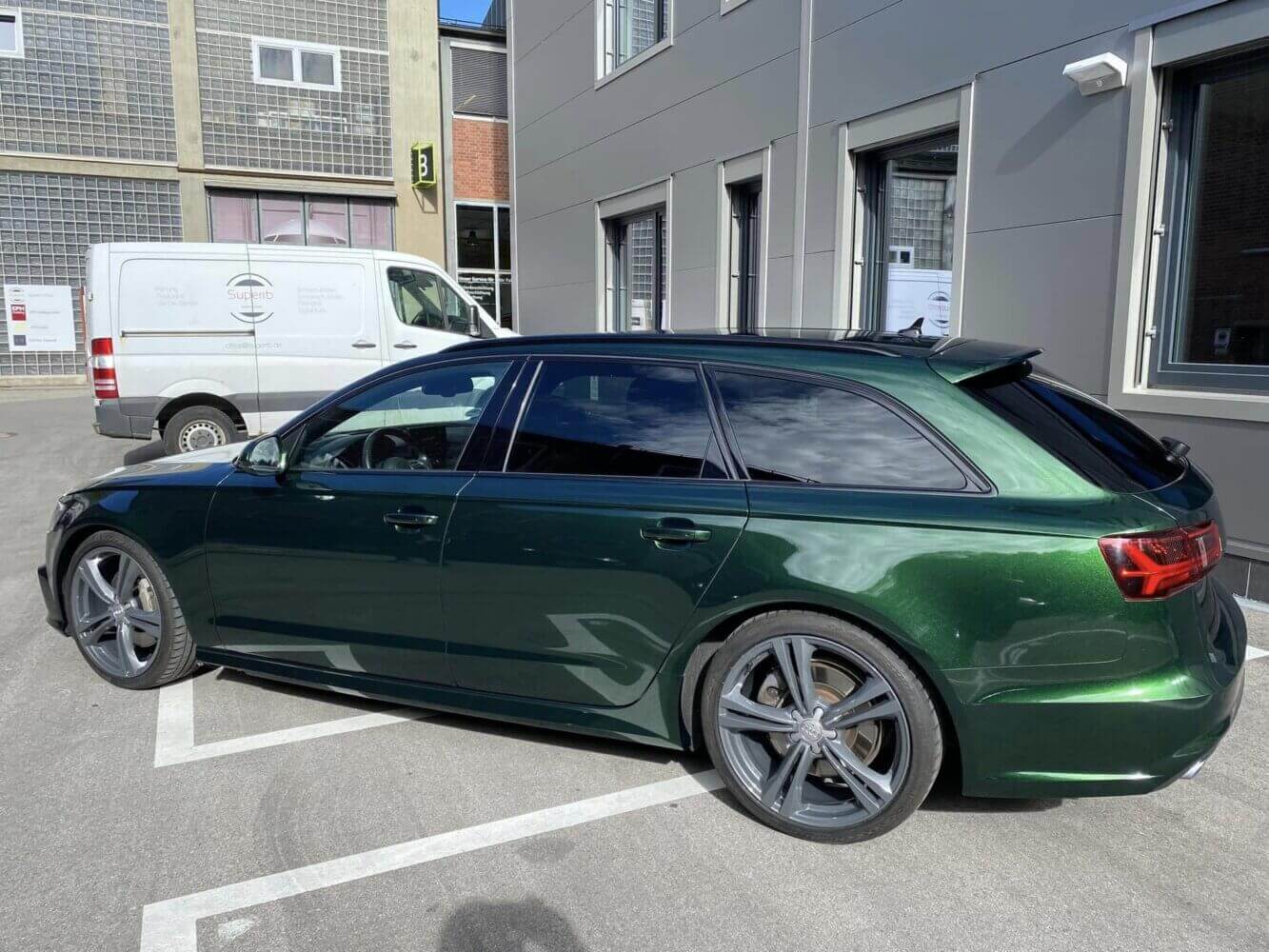Audi A6 Vollfolierung, dazu Pulverbeschichtung der Felgen